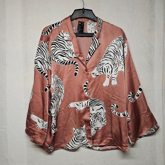 H&M Rose Pink Tiger Print Satin Pajama Set - Picture 3 of 12